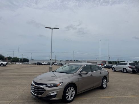 Used 2025 Chevrolet Malibu LT FWD image 9