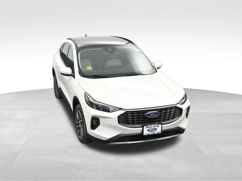 New 2025 Ford Escape SE image 29