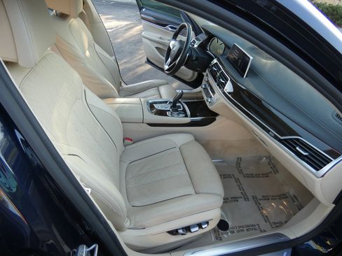 Used 2016 BMW 750i xDrive image 27