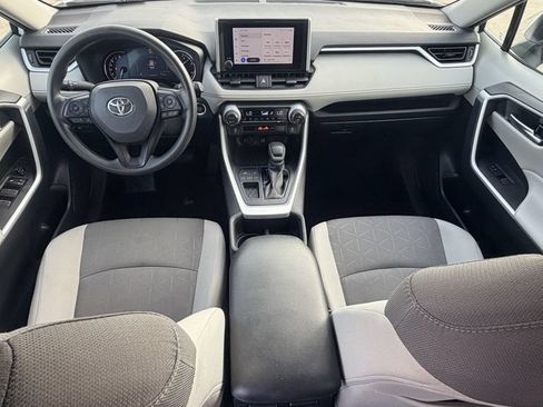 Used 2025 Toyota RAV4 XLE FWD image 12