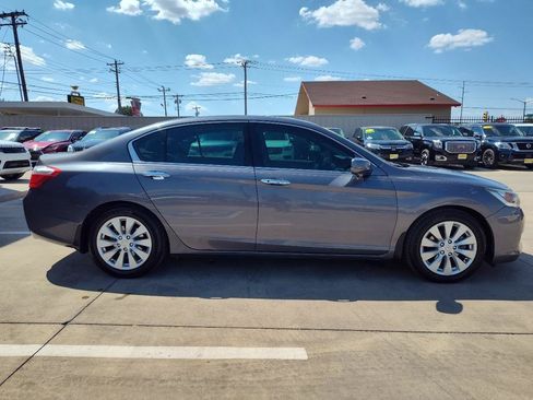 Used 2013 Honda Accord Touring image 3