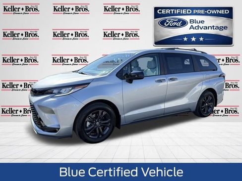 Used 2025 Toyota Sienna XSE w/ XSE Plus Package image 3