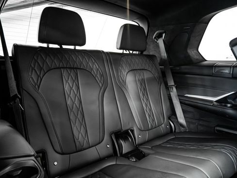 Used 2023 BMW X7 xDrive40i w/ M Sport Package image 35