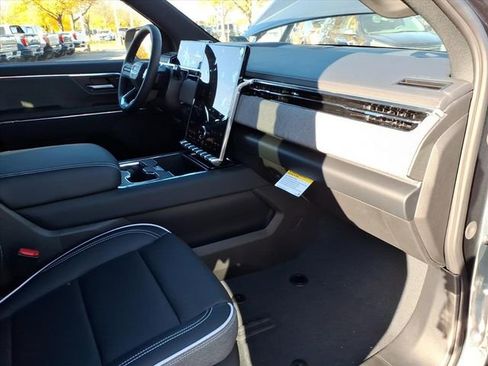 New 2026 GMC Sierra EV Elevation image 25