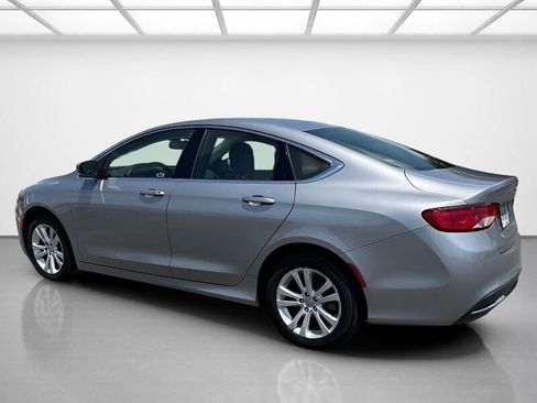 Used 2016 Chrysler 200 Limited FWD image 4