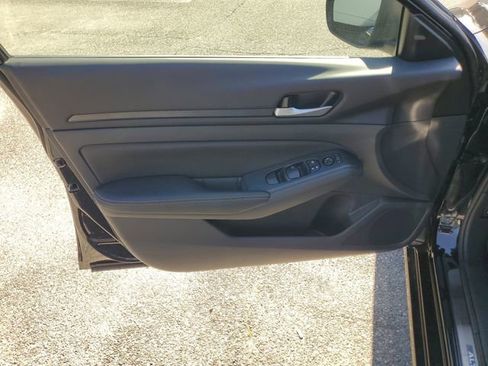 New 2025 Nissan Altima 2.5 SV image 5