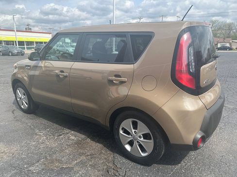 Used 2016 Kia Soul image 3