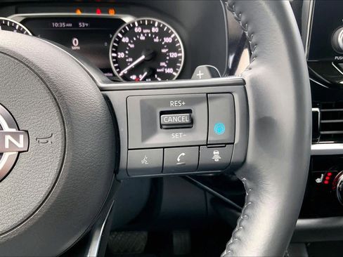 Used 2024 Nissan Pathfinder SV FWD image 25