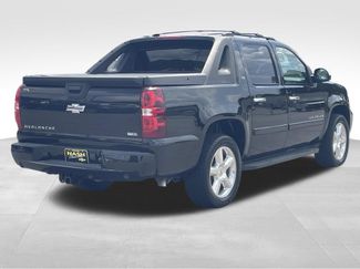 Used 2008 Chevrolet Avalanche LTZ w/ LTZ Preferred Equipment Group AWD/4WD video 3