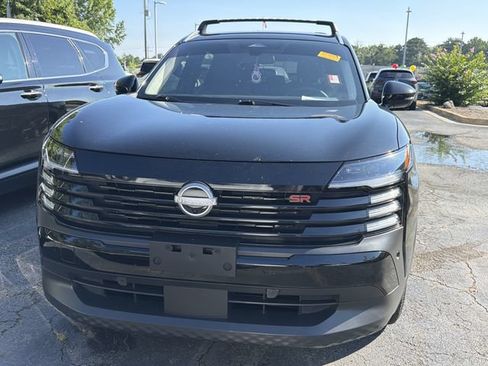 Used 2025 Nissan Kicks SR FWD image 2