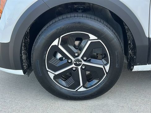 Used 2026 Kia Niro LX FWD image 6