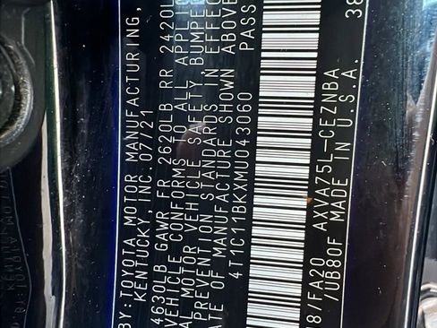 Used 2021 Toyota Camry LE image 33