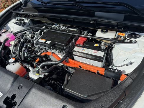 Used 2025 Lexus RZ 300e FWD image 5
