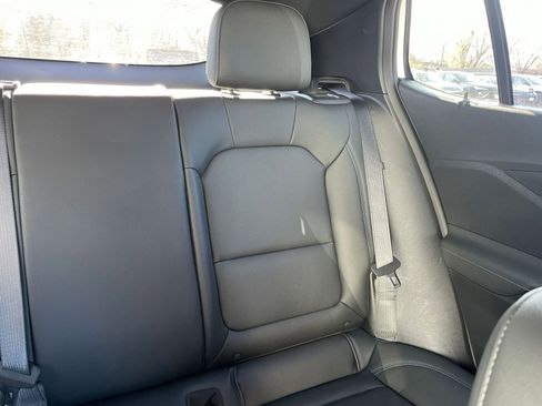 Used 2025 Buick Envista Sport Touring image 35