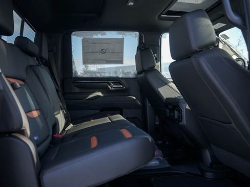 New 2026 GMC Sierra 2500 AT4 w/ AT4 Premium Plus Package AWD/4WD image 11