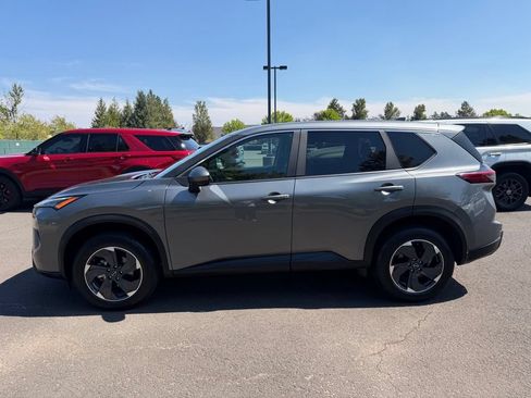 Used 2024 Nissan Rogue SV AWD/4WD image 5
