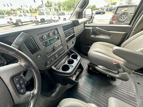 Used 2022 GMC Savana 2500 Extended w/ Driver Convenience Package RWD image 27