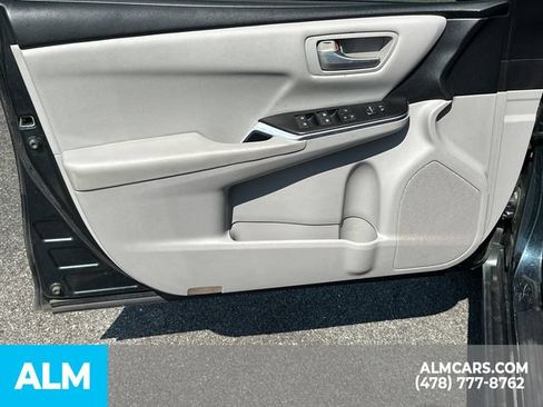 Used 2017 Toyota Camry LE FWD image 11