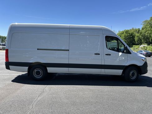 New 2026 Mercedes-Benz Sprinter 2500 image 8