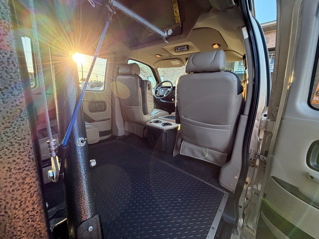 Used 2013 Chevrolet Express 1500 RWD image 27