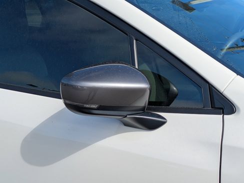 Used 2024 Subaru Crosstrek 2.0i Premium image 11