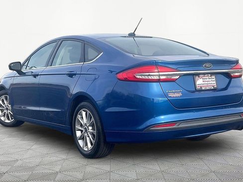 Used 2017 Ford Fusion SE w/ Fusion SE Technology Package image 10