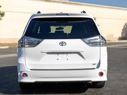 Used 2015 Toyota Sienna SE image 6