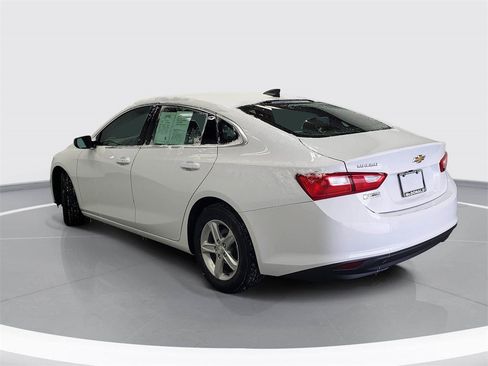 Used 2022 Chevrolet Malibu LT image 4