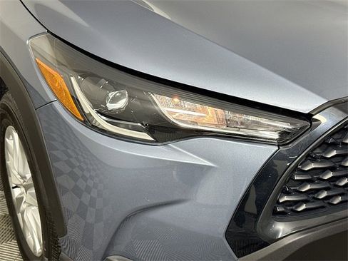 Used 2024 Toyota Corolla Cross LE image 3