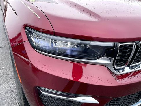 Used 2023 Jeep Grand Cherokee Limited image 29