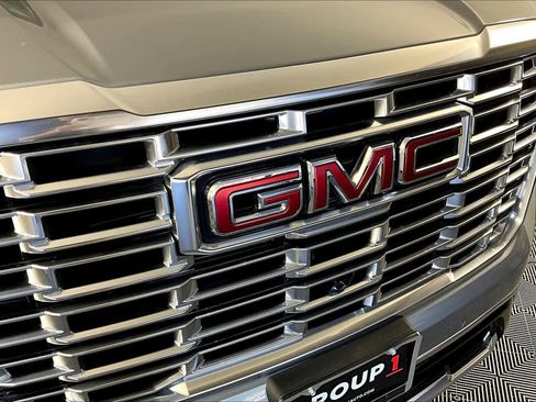 Used 2026 GMC Yukon Denali w/ Sun & Power Step Package AWD/4WD image 27