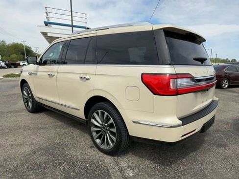 Used 2018 Lincoln Navigator Select AWD/4WD image 6