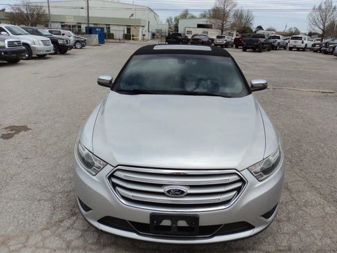 Used 2015 Ford Taurus Limited image 2