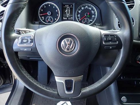 Used 2018 Volkswagen Tiguan Limited w/ Premium Package AWD/4WD image 12
