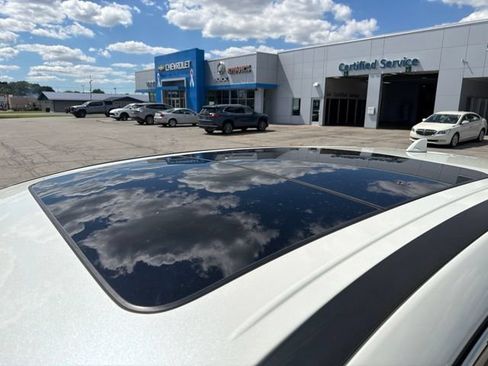 Used 2024 Nissan Murano SL AWD/4WD image 12