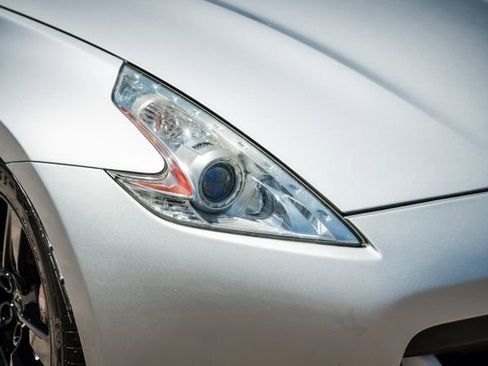 Used 2009 Nissan 370Z Touring w/ Sport Pkg image 36