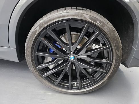 Used 2024 BMW X5 xDrive40i w/ M Sport Package AWD/4WD image 17