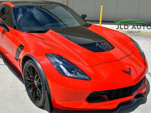 Used 2015 Chevrolet Corvette Z06 w/ 3LZ Preferred Equipment Group RWD image 31