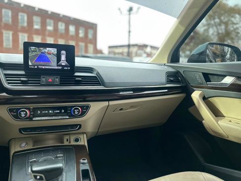 Used 2019 Audi Q5 2.0T Premium AWD/4WD image 19