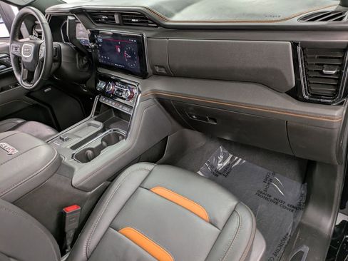 Used 2025 GMC Sierra 2500 AT4 w/ Technology Package image 28