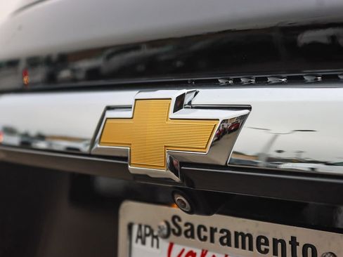 Used 2022 Chevrolet Traverse LT image 9