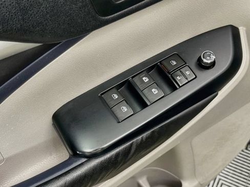 Used 2016 Toyota Highlander XLE AWD/4WD image 18