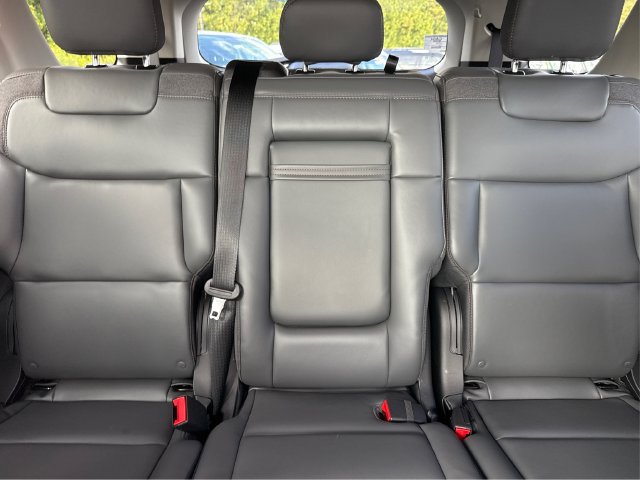 New 2026 Ford Explorer Active w/ Active Comfort Package AWD/4WD image 22