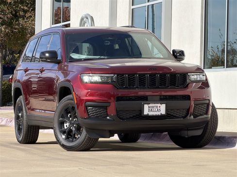 New 2025 Jeep Grand Cherokee L Altitude image 2