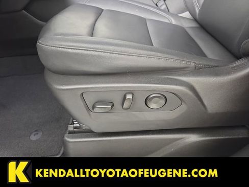 Used 2025 Chevrolet Tahoe LT AWD/4WD image 19