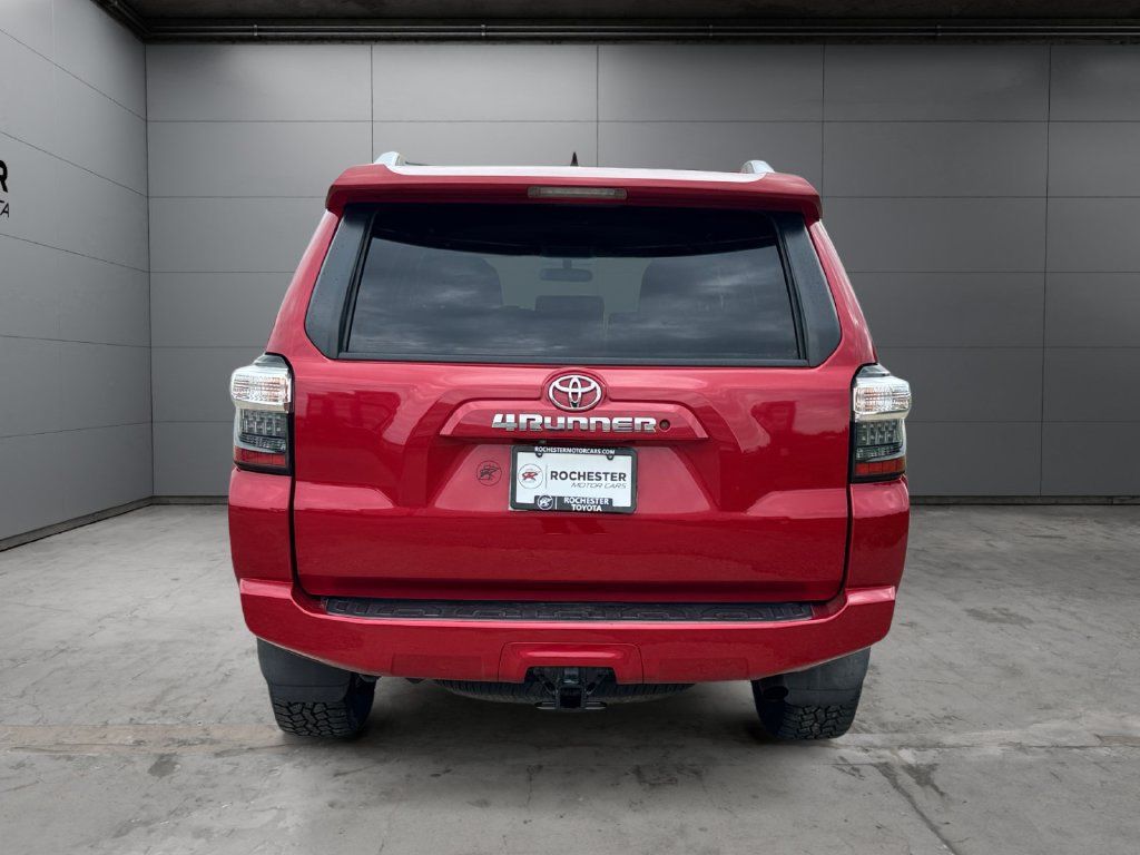 Used 2015 Toyota 4Runner SR5 AWD/4WD image 4