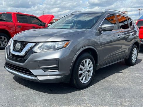 Used 2019 Nissan Rogue SV FWD image 4