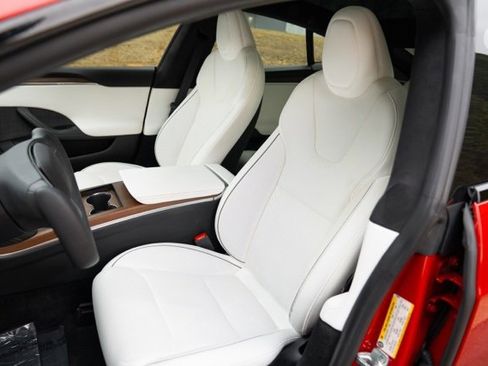 Used 2021 Tesla Model S Plaid image 32