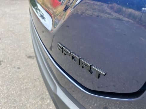 Used 2025 Honda Pilot Sport image 32