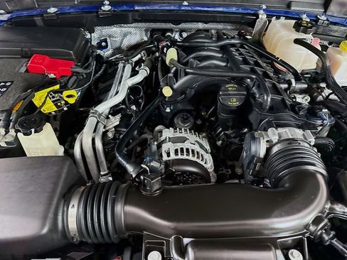 Used 2025 Jeep Gladiator Sport image 28